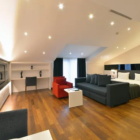 Nish & 3* Istanbul