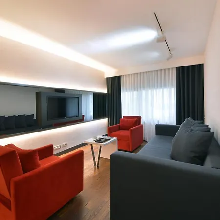 Nish & Hotel Istanbul