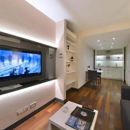 Hotel Nish &