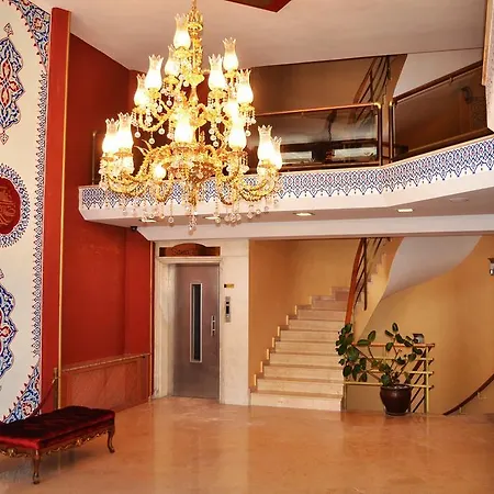 Santa Pera Otel 2*