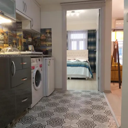 Aparthotel Pera Colour House 2*