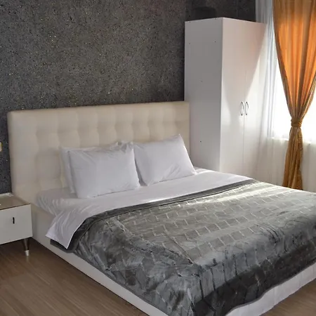 Aparthotel Artura Suite's 2*
