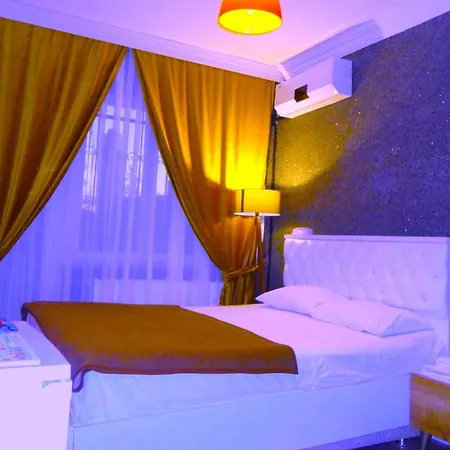 Aparthotel Artura Suite's 2*