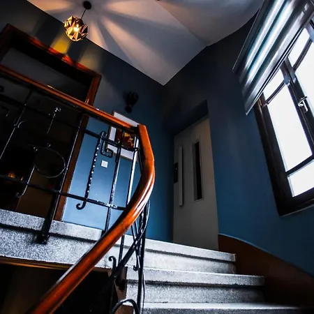 The Void Otel