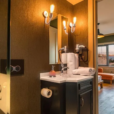 Mansion By Cheers Hotel