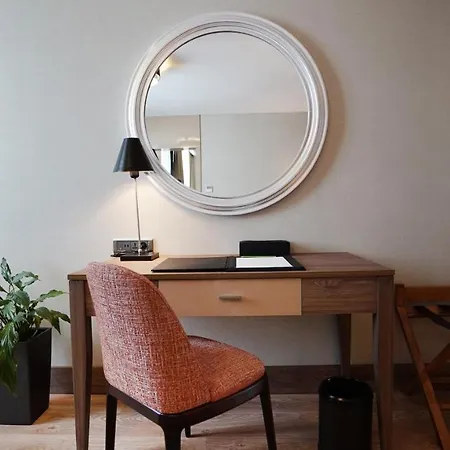 Hawthorn By Wyndham Airport 5*