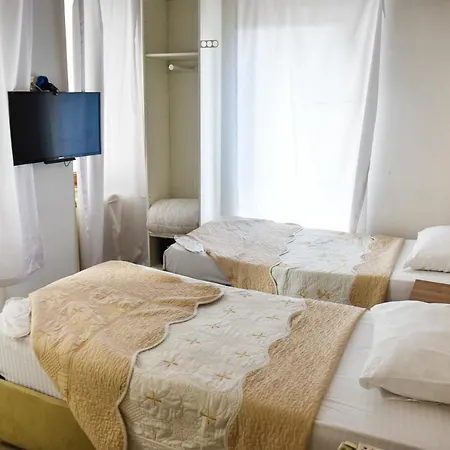 Corner Living Space Oda ve Kahvaltı