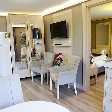 Park Royal Alkhaleej Hotel *