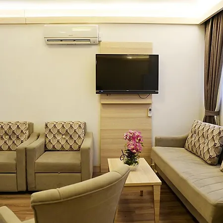 Park Royal Alkhaleej Hotel *