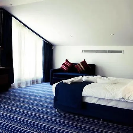 Express Istanbul-altunizade By Ihg Hotel 3*