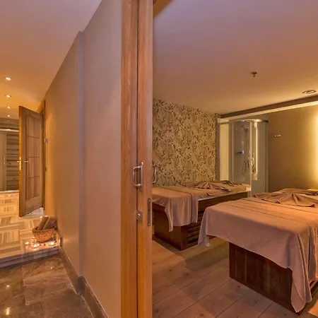 Dora Hotel 4*