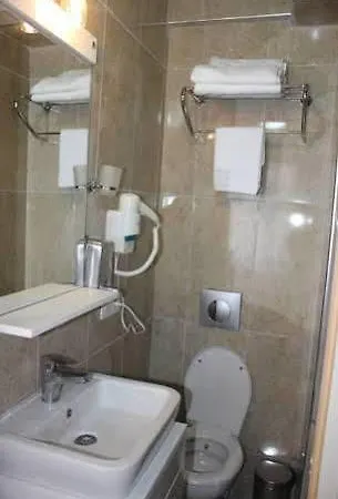 Global Hotel