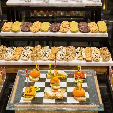 Radisson Collection Hotel, Vadistanbul 5*