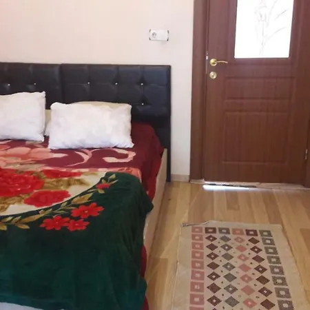 Omer Hayyam Suites Aparthotel