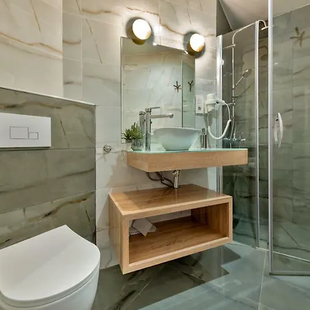 Hotel Nika & Cafe 2*