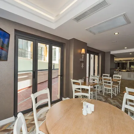 Hotel Hanna 3*