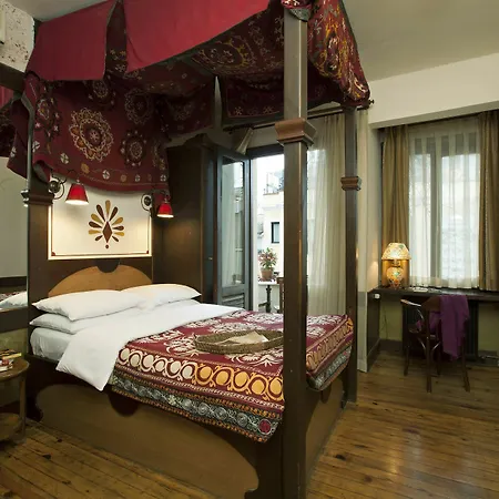 Empress Zoe Hotel 2*