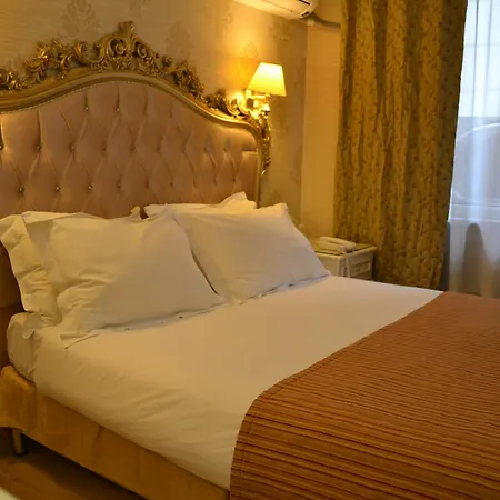 In Hotel Istanbul
