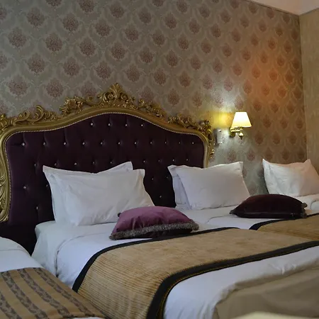 Hotel In 3*
