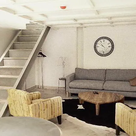 Chiconomy Apartment *