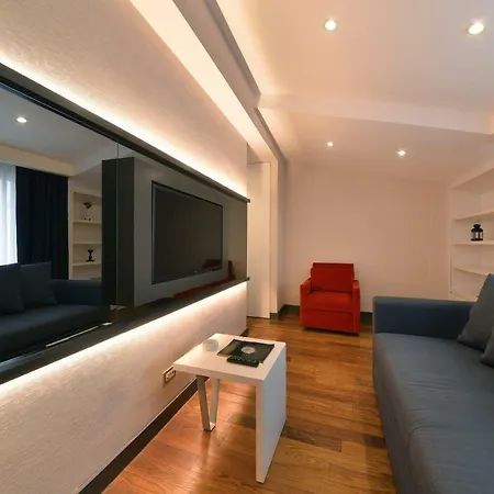Hotel Nish &