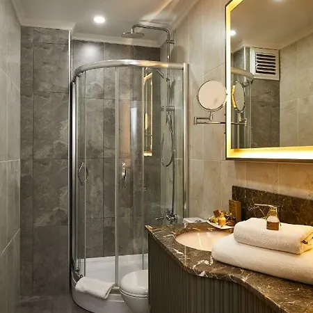 Seasons Apartment *