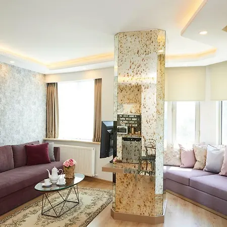Seasons Apartment *
