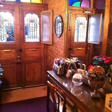 Sam Guest house *