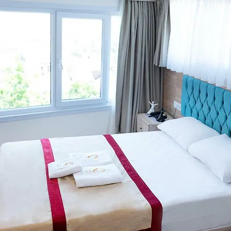 Hotel The Laila 3*