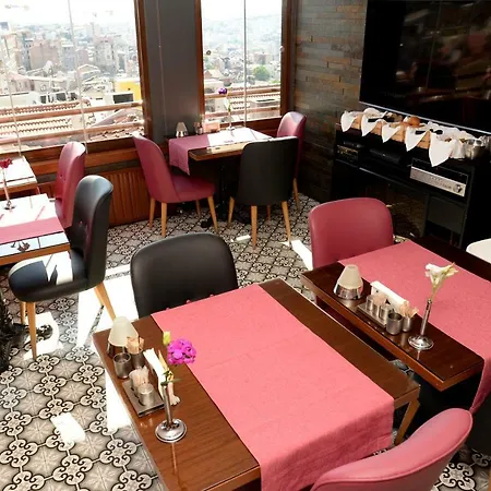 Pera Luna Hotel 3*
