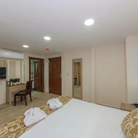 Raimond Hotel