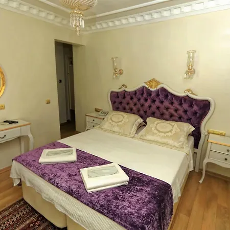 Romantic Mansion Apartment