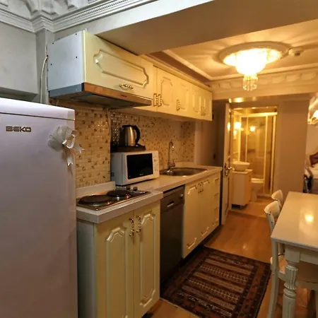 Romantic Mansion Apartment
