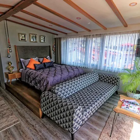Romantic Hotel