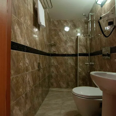 Budget Hotell 5*