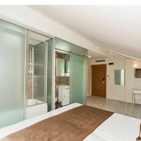 Grand Pamir 3* Istanbul