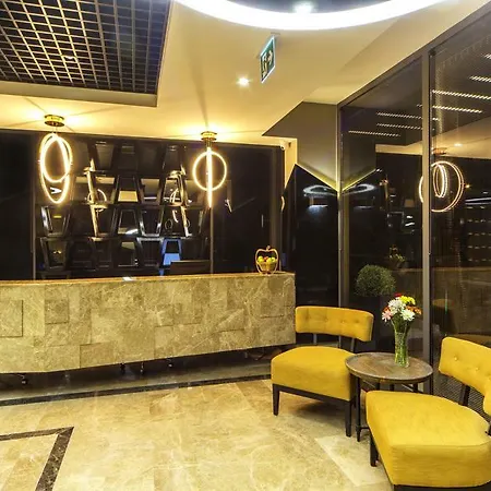 Hotel The 3*
