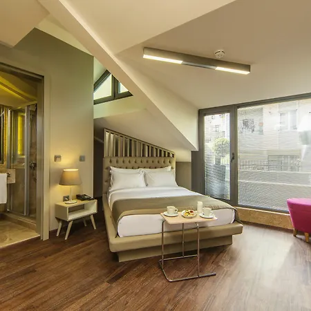 The Hotel 3*