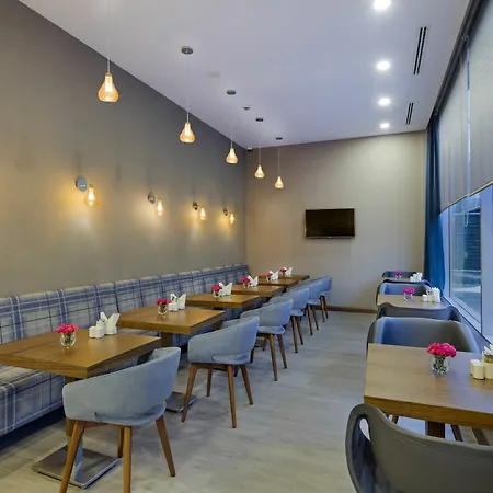 希尔顿伊斯坦布尔阿塔科伊汉普顿酒店 3* 伊斯坦布尔