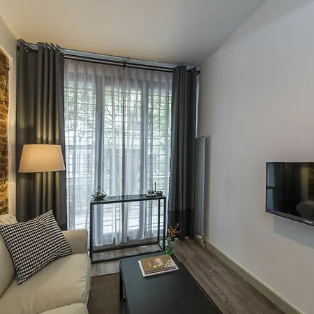 G Flats & Serviced - Adult Only Apartment