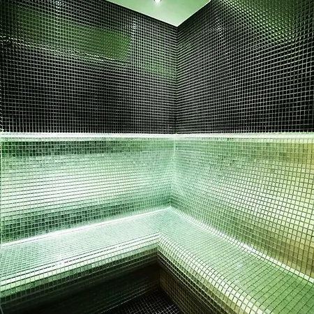 Hawthorn By Wyndham Airport Otel 5*