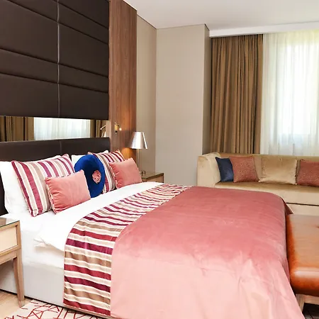 Hawthorn By Wyndham Airport 5*
