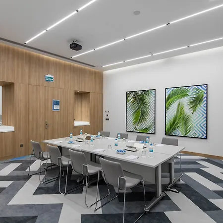 Hampton By Hilton Zeytinburnu Отель Стамбул