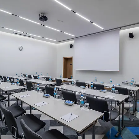 Hotel Hampton By Hilton Zeytinburnu 4*