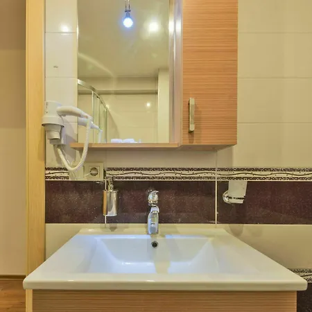 Hotel Invictum 3*