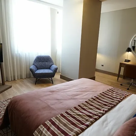 Отель Tryp By Wyndham Basin Ekspres 5*