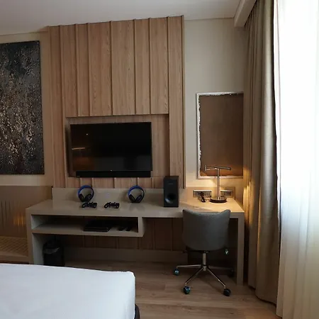 Tryp By Wyndham Basin Ekspres