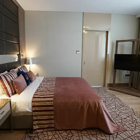 Tryp By Wyndham Basin Ekspres Отель 5*