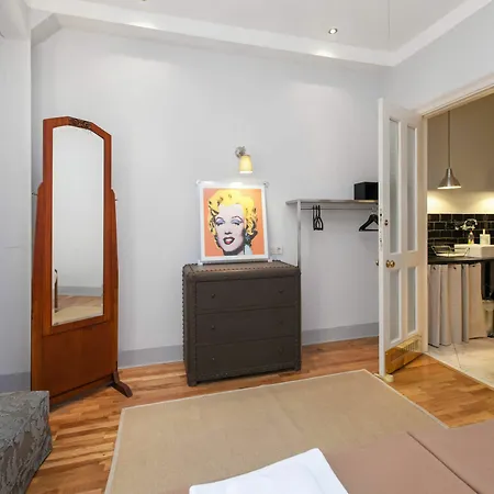 Apartment Chiconomy