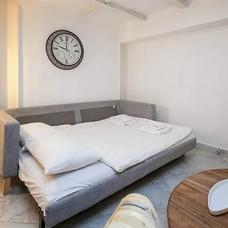 Apartment Chiconomy